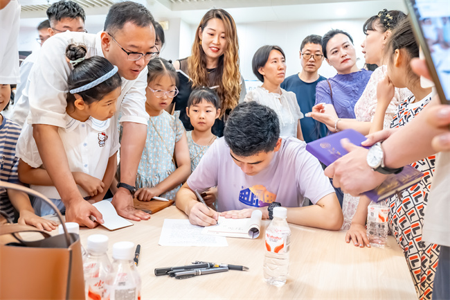 沈陽卷煙廠舉辦高考狀元讀書分享會(huì) 知識(shí)接力助力青春成長 